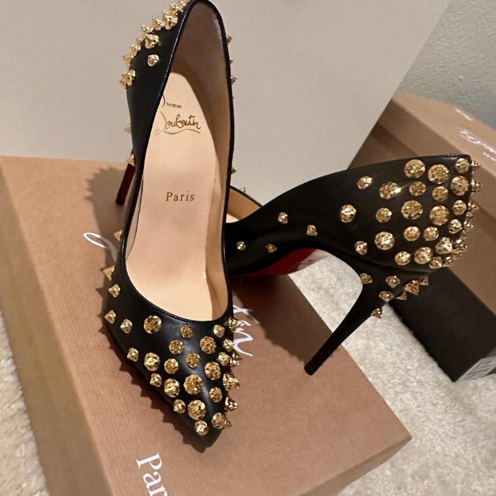 Christian louboutin pumps
